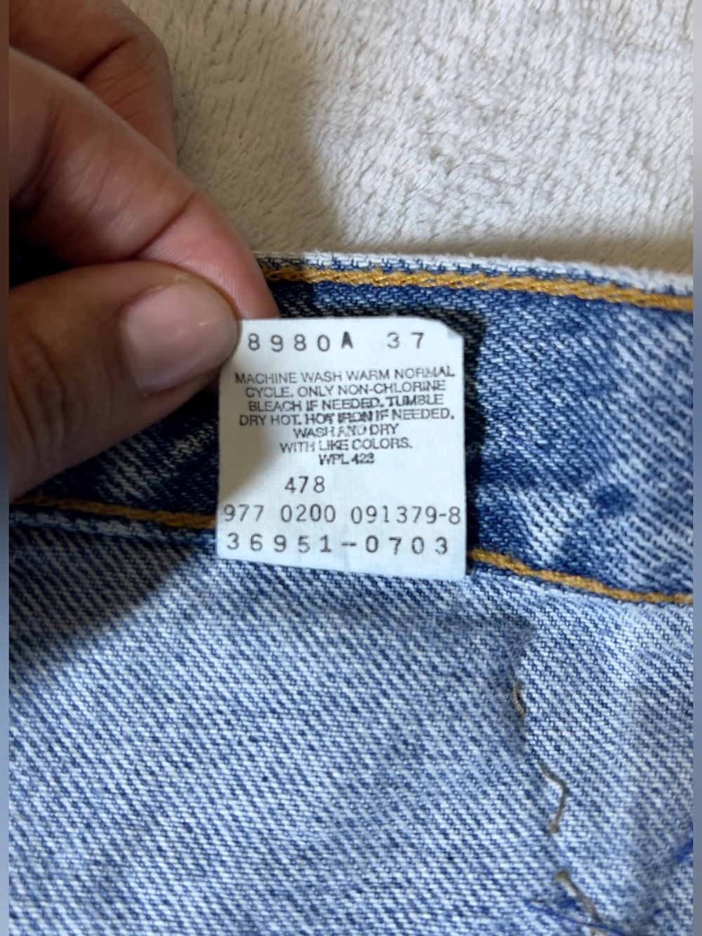 Levi’s Classic High-Waist Blue Denim Shorts - Picture 11 of 11